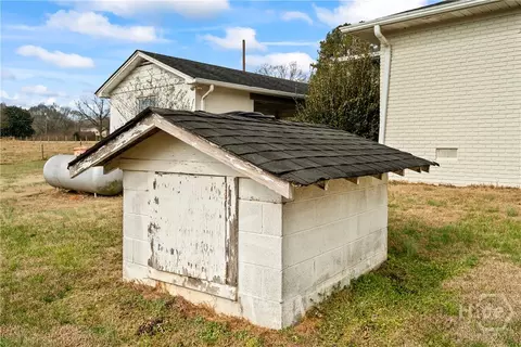 Exterior - 555 Hubbard Rd, Carnesville, GA 30521 photo 15 of 18