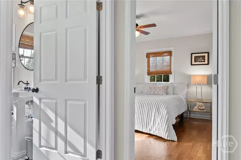 Entry Way - 555 Hubbard Rd, Carnesville, GA 30521 photo 3 of 4
