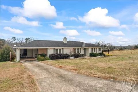 Exterior - 555 Hubbard Rd, Carnesville, GA 30521 photo 5 of 18