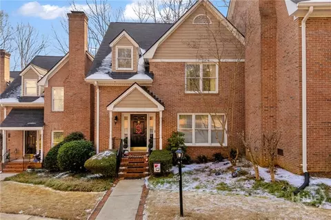 292 Wood Lake Dr, Athens, GA 30606