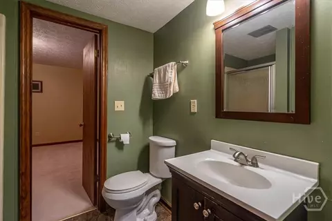 Bath - 59 Busbin Ln, Colbert, GA 30628 photo 1 of 3