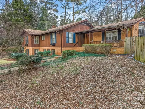 220 Tanglewood Dr, Athens, GA 30606