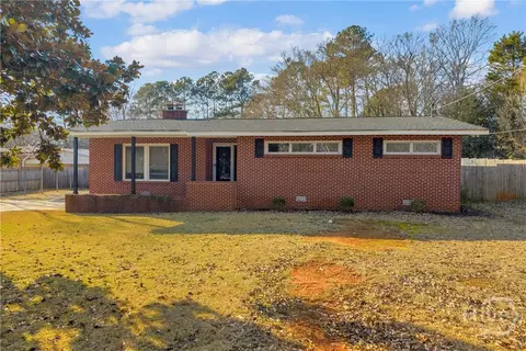 72 Cade St, Hartwell, GA 30643