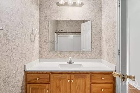 Bath - 6270 Old Jefferson Rd, Athens, GA 30607 photo 3 of 4