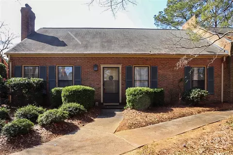 135 S Stratford Dr, Athens, GA 30605