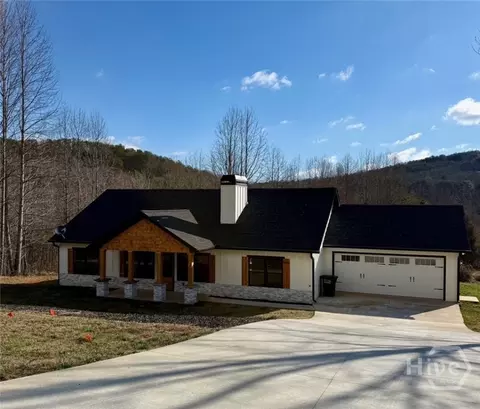 270 Meadow Crest Dr, Cleveland, GA 30528