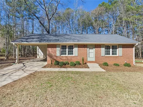1051 Pine Hill Cir, Watkinsville, GA 30677
