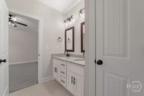 Bath - 1293 Beebalm Dr, Statham, GA 30666 photo 8 of 10