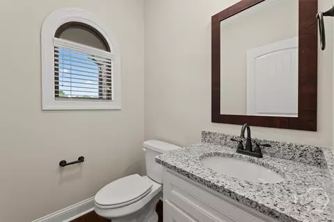 Bath - 1293 Beebalm Dr, Statham, GA 30666 photo 1 of 10