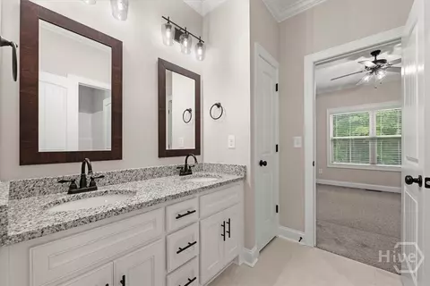 Bath - 1293 Beebalm Dr, Statham, GA 30666 photo 7 of 10