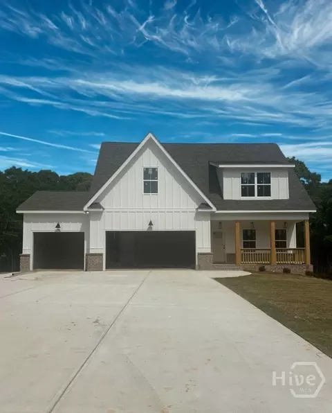 348 Pinewood Dr, Covington, GA 30014