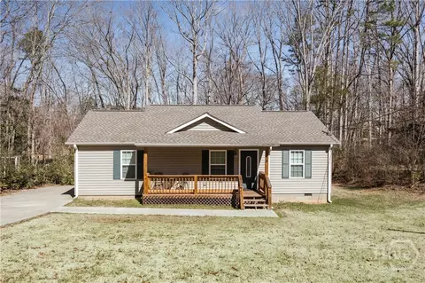 58 Teepee Ln, Lavonia, GA 30553