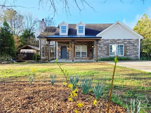 Exterior - 130 Shannons Pl, Comer, GA 30629 photo 3 of 12