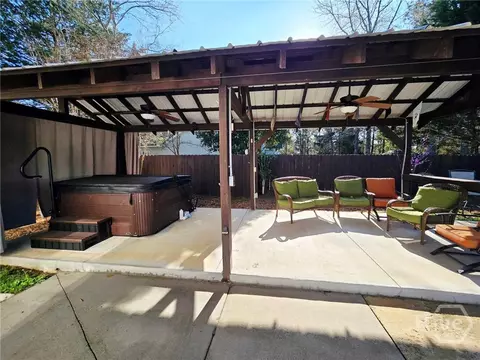 Exterior - 130 Shannons Pl, Comer, GA 30629 photo 6 of 12