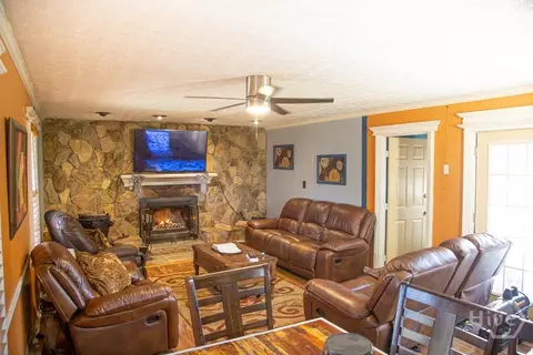 Living - 90 North Dr, Hampton, GA 30228 photo 1 of 3