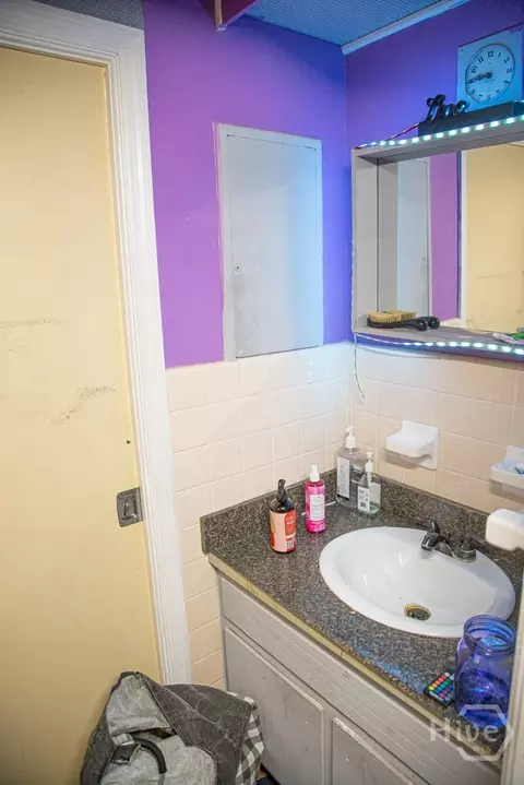 Bath - 90 North Dr, Hampton, GA 30228 photo 5 of 6