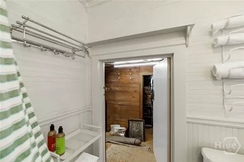 Bath - 174 Cherry St, Commerce, GA 30529 photo 6 of 6