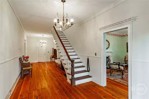 Entry Way - 174 Cherry St, Commerce, GA 30529 photo 2 of 7