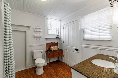 Bath - 174 Cherry St, Commerce, GA 30529 photo 3 of 6