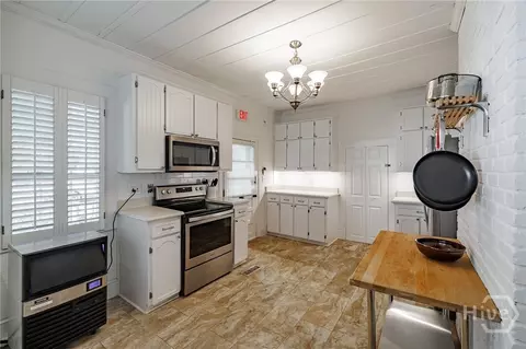 Kitchen - 174 Cherry St, Commerce, GA 30529 photo 1 of 3