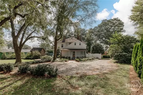 Exterior - 174 Cherry St, Commerce, GA 30529 photo 13 of 17