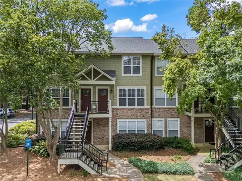 660 Barnett Shoals Rd #421, Athens, GA 30605