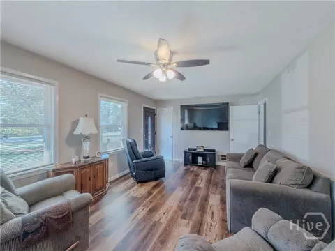 324 E Broad St, Winder, GA 30680 photo 8