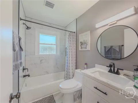 324 E Broad St, Winder, GA 30680 photo 5