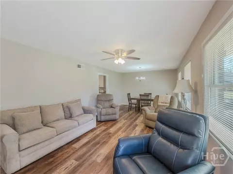 324 E Broad St, Winder, GA 30680 photo 7