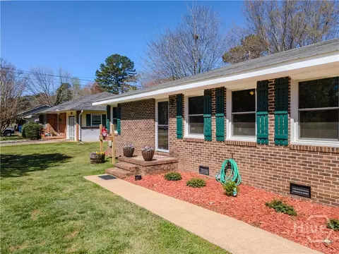 324 E Broad St, Winder, GA 30680 photo 6