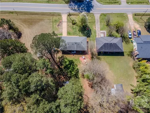 324 E Broad St, Winder, GA 30680 photo 31