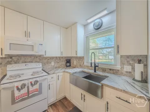 324 E Broad St, Winder, GA 30680 photo 11