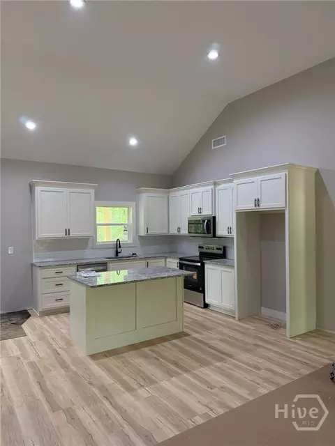 Kitchen - 79 S Gholston Ext, Comer, GA 30629 photo 1 of 2