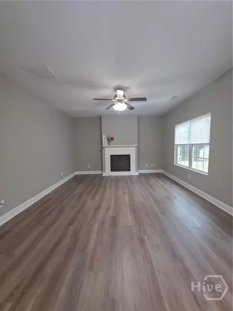 Living - 170 Heather Ln, Commerce, GA 30529 photo 2 of 2