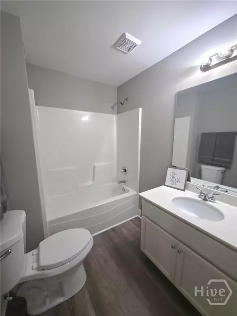 Bath - 170 Heather Ln, Commerce, GA 30529 photo 4 of 4