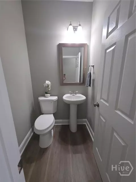 Bath - 170 Heather Ln, Commerce, GA 30529 photo 1 of 4
