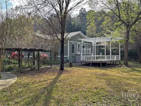 Exterior - 1104 Farm Rd, Colbert, GA 30628 photo 5 of 9