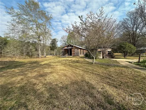 Exterior - 1104 Farm Rd, Colbert, GA 30628 photo 6 of 9