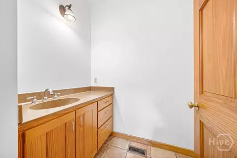Bath - 345 Three Oaks Dr, Athens, GA 30607 photo 1 of 5