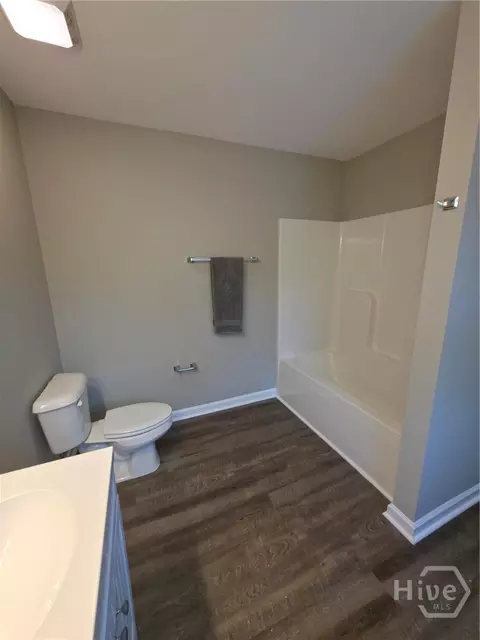 Bath - 480 Candlestick Dr, Hull, GA 30646 photo 4 of 5