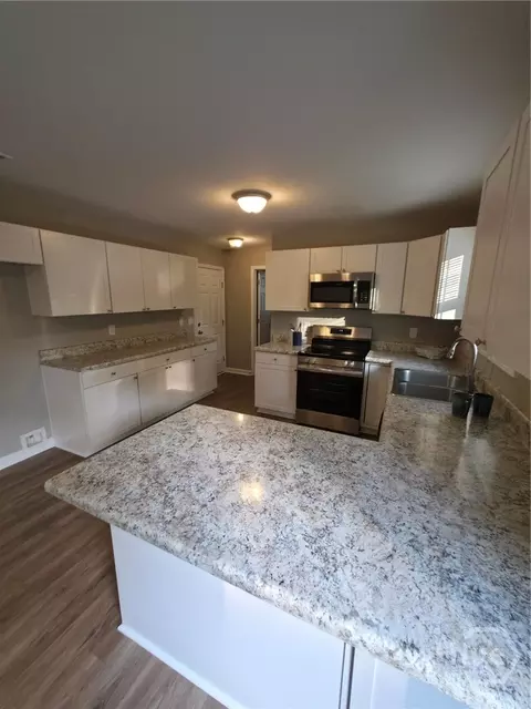 Kitchen - 480 Candlestick Dr, Hull, GA 30646 photo 4 of 4
