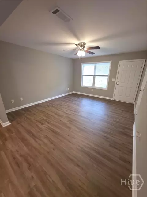 Living - 480 Candlestick Dr, Hull, GA 30646 photo 1 of 2