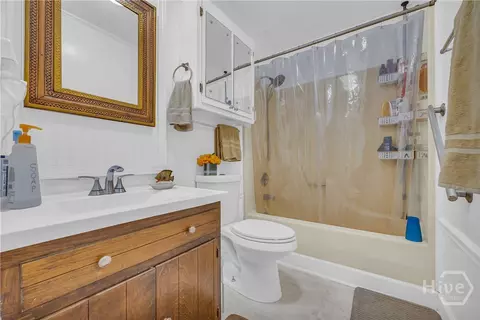 Bath - 197 Joan Smith Rd, Hull, GA 30646 photo 1 of 1