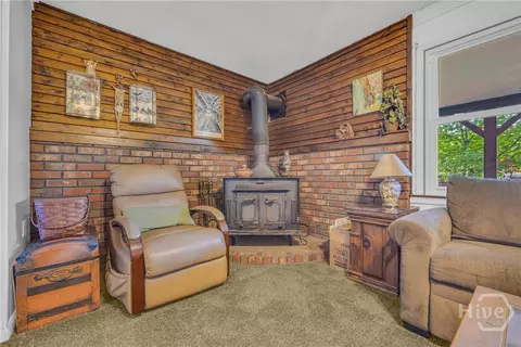 Living - 197 Joan Smith Rd, Hull, GA 30646 photo 3 of 5