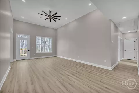Living - 1235 Morgans Run, Monroe, GA 30656 photo 2 of 3