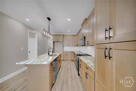 Kitchen - 1235 Morgans Run, Monroe, GA 30656 photo 3 of 4
