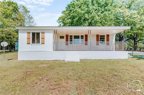 52 Clark Cir, Lexington, GA 30648