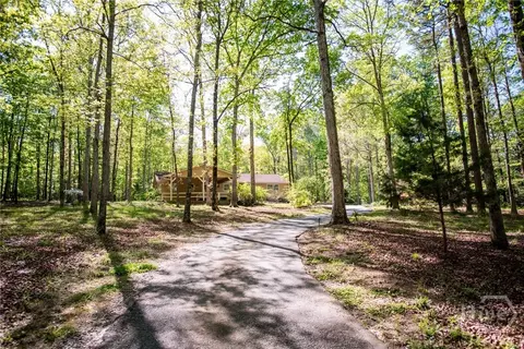 1020 Greenwood Dr, Watkinsville, GA 30677