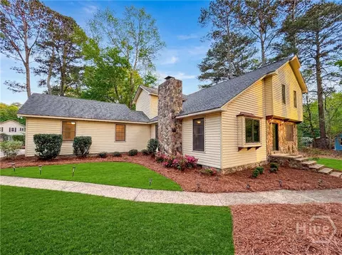 521 Sandstone Dr, Athens, GA 30605