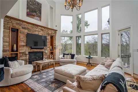 Living - 1190 Tanglebrook Dr, Athens, GA 30606 photo 3 of 8